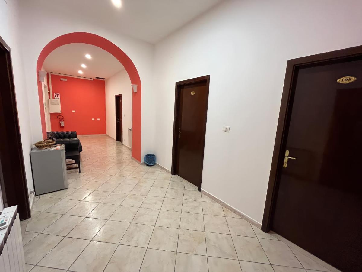 Rome Termini Rooms 4 — Photos 2